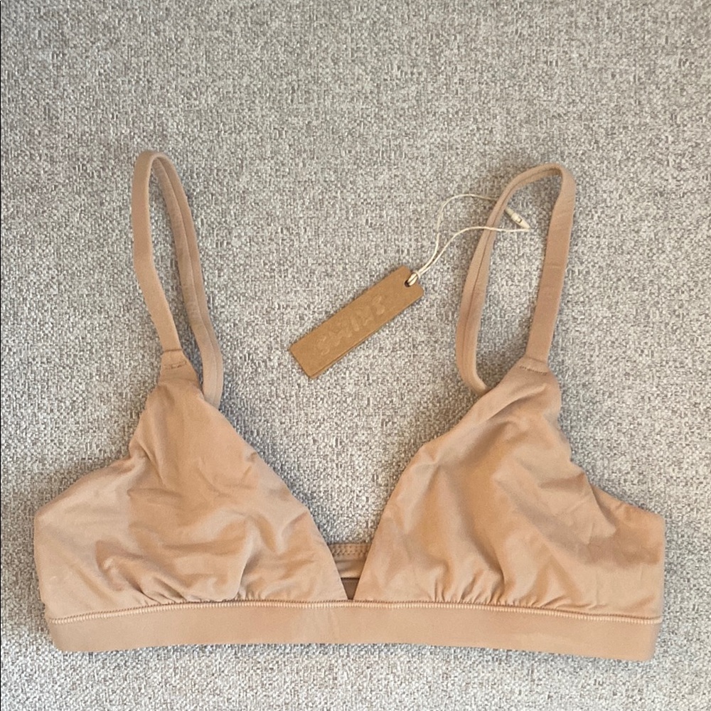 NWT Skims Triangle Bra